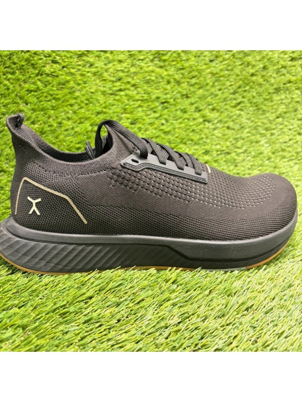 Flux Adapt Runner Black Gum Mens Size 9.5 Womens 11 Athletic Knit Shoes Sneakers